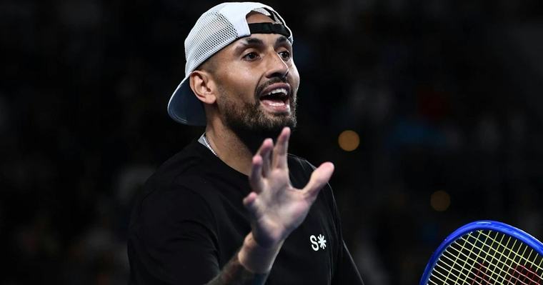 TENNIS Tennisser Kyrgios maand geschorst voor cocaïnegebruik Nick Kyrgios heeft een schorsing van een maand geaccepteerd voor het gebruik van cocaïne.