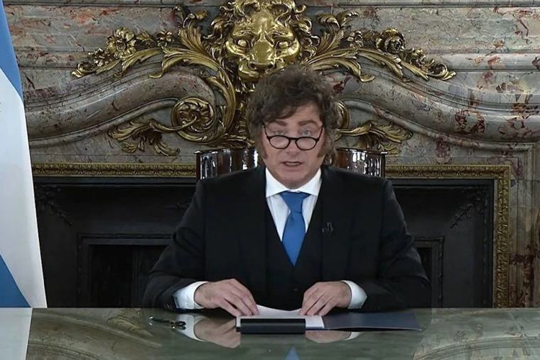 Milei voert druk op Verenigd Koninkrijk op om Falklandeilanden en 1,7 miljard vaten olie
