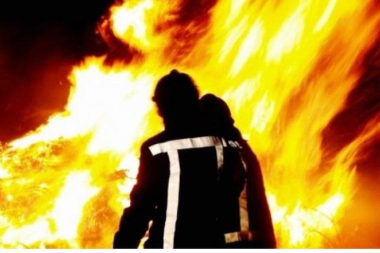 Drie vrouwen bij woningbrand aan Robby Gadjradjweg te Jarikaba